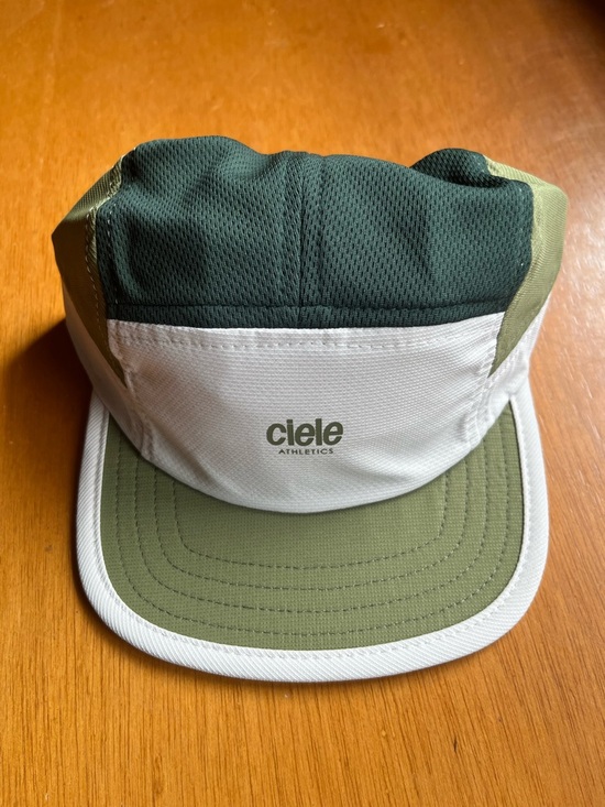 Ciele Other - Ciele Athletics ALZCap Small 56.5cm 5-Panel Running Cap Hat - Olive & White